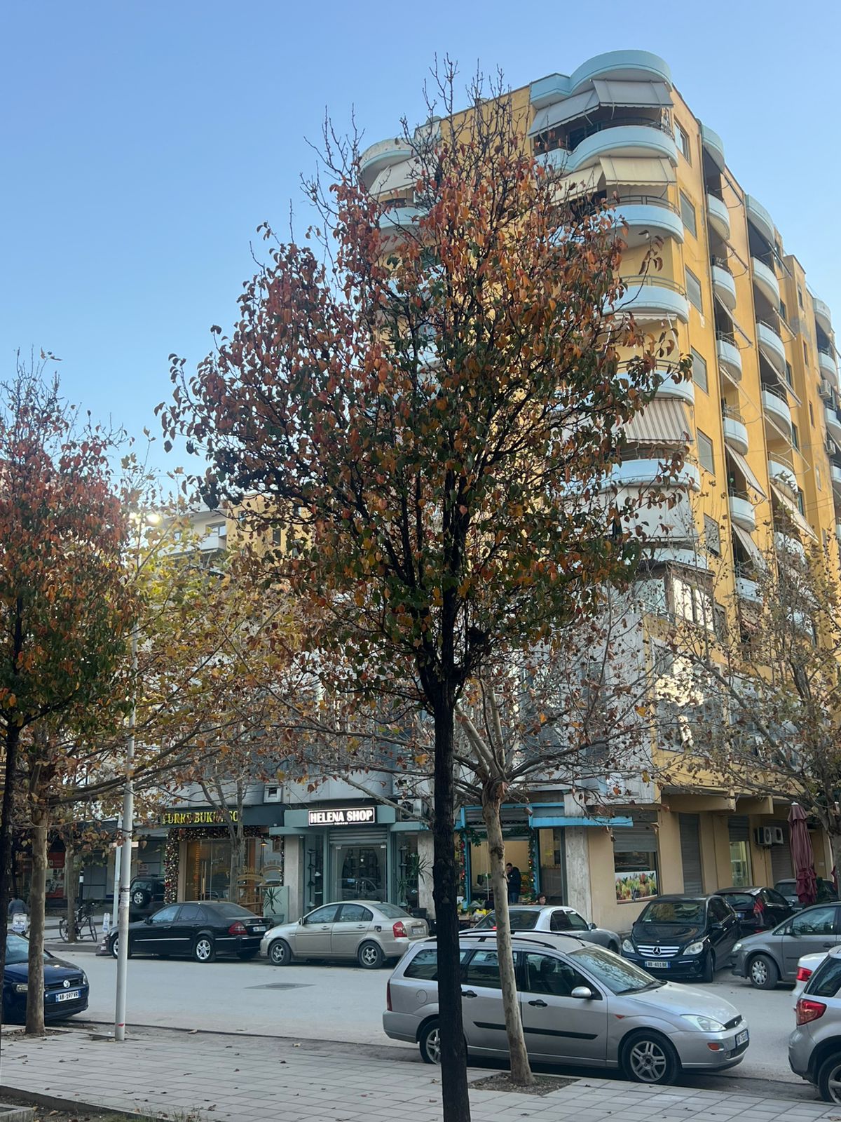 BUSINESS UNIT FOR SALE – 28 NËNTORI NEIGHBORHOOD, NEAR ISMAIL QEMALI BOULEVARD!!!