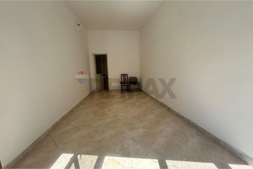 🏢 SHOP FOR RENT NEAR MURADIES – VLORË