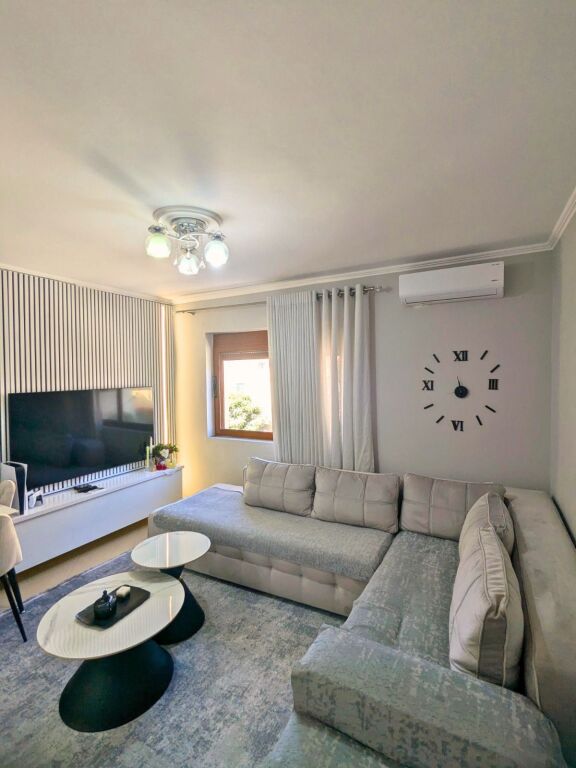 1+1 apartment with balcony for sale in Vlorë