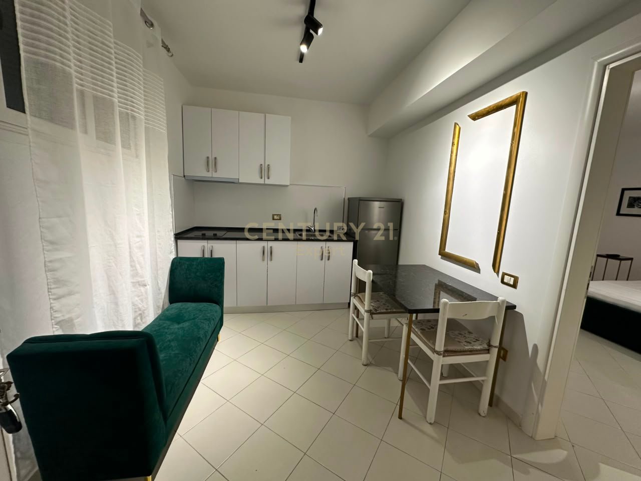 1+1+parking space Apartment for rent in Vlorë