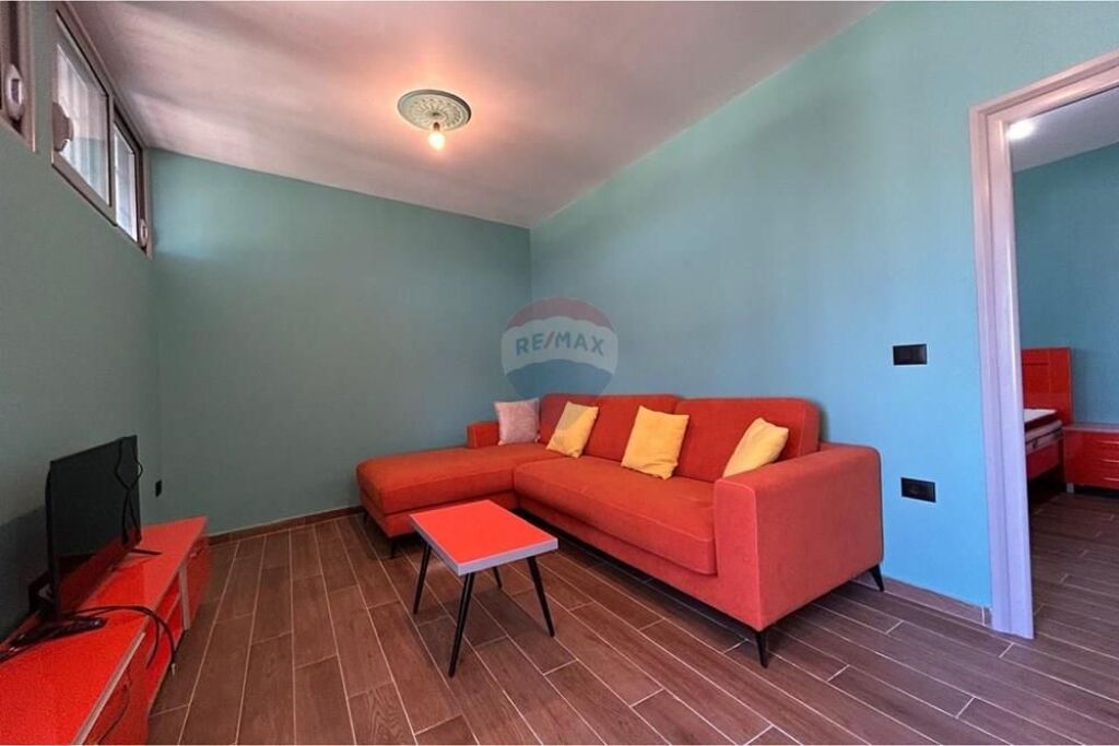 🏡 1+1 Apartment for Rent – Reshat Osmani Street, Vlorë
