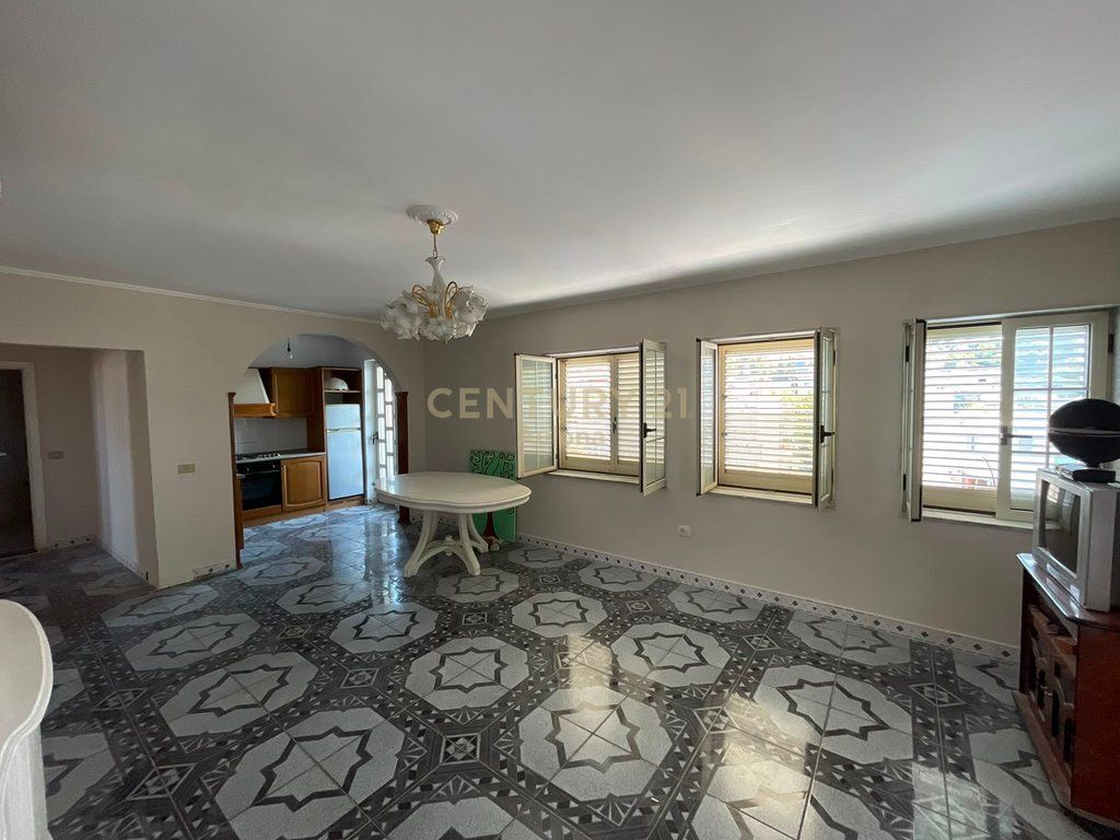 2+1 APARTMENT FOR SALE NEAR POLICE COMMISSION, VLORE