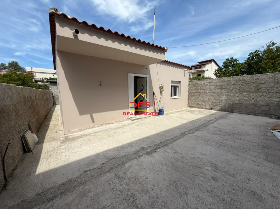 Vlore, 1+1 house for rent, Ground Floor, 56 m² 400 € (Enver Jaho St)