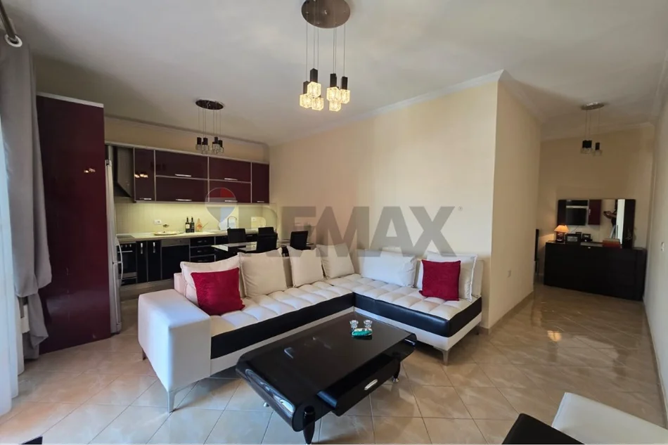 Vlorë, 1+1+Balcony Apartment for Rent, 6th Floor, 86 m² 500 € (Orthodox Church, Vlorë)
