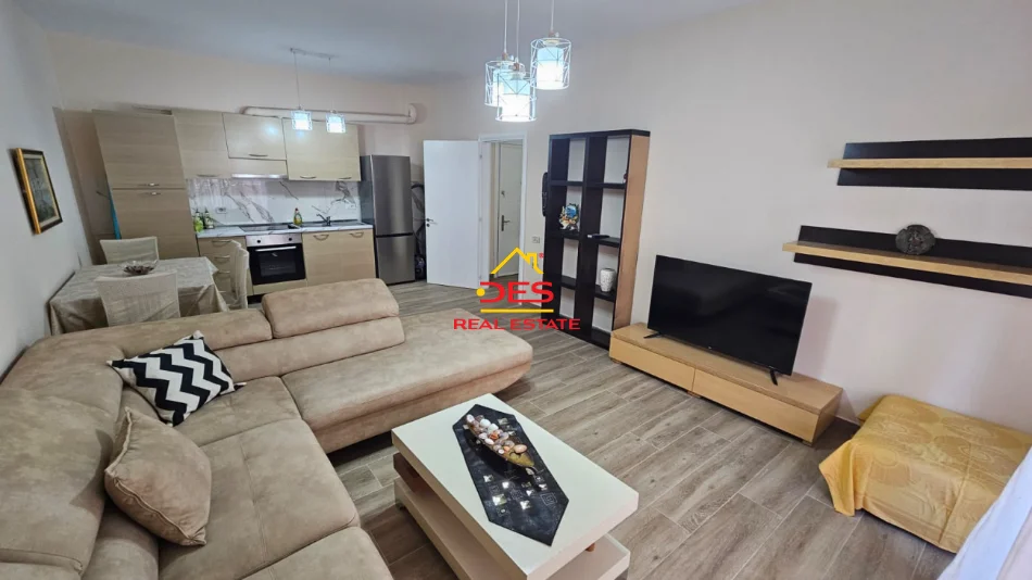 Vlore, 1+1+Balcony Apartment for rent, 3rd Floor, 86 m² 500 € (Lungomare)