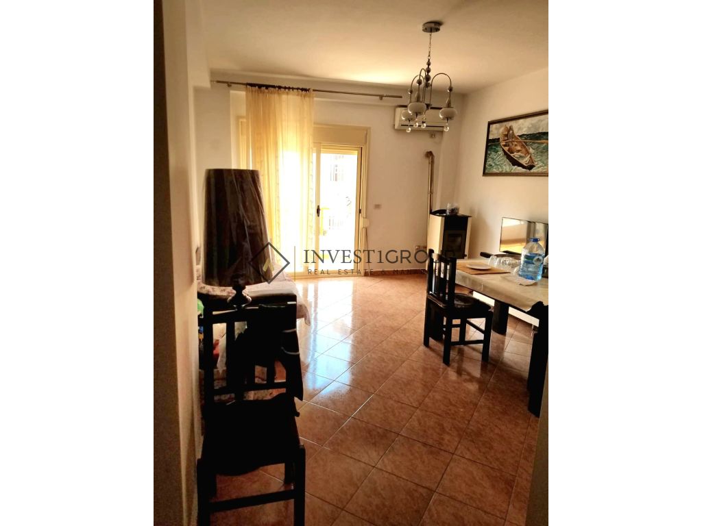 Apartament 1+1 për shitje në Lungomare, Vlorë