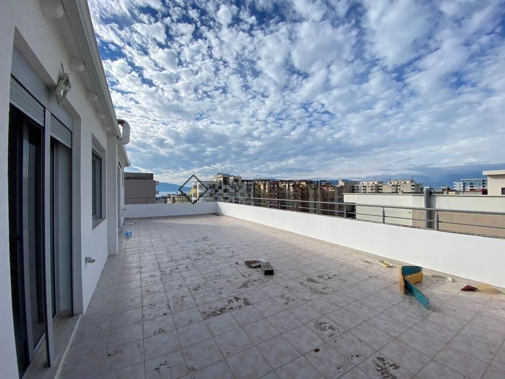 Penthouse 2+1+3 për Shitje në Vlorë - 125000€ | 148