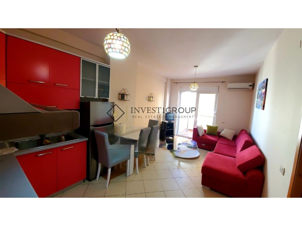 Apartament 1+1 për Qira në Lungomare, Vlorë